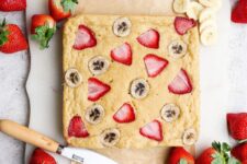 Strawberry Banana Cottage Cheese Breakfast Bake