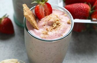 Strawberry Protein Smoothie (19g Protein!)